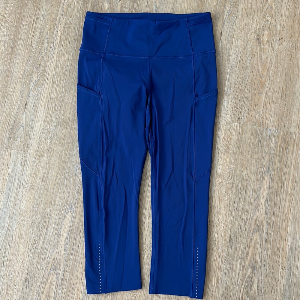 Lululemon Fast and Free High Rise Cropped Leggings- Size 6. Royal Blue.
